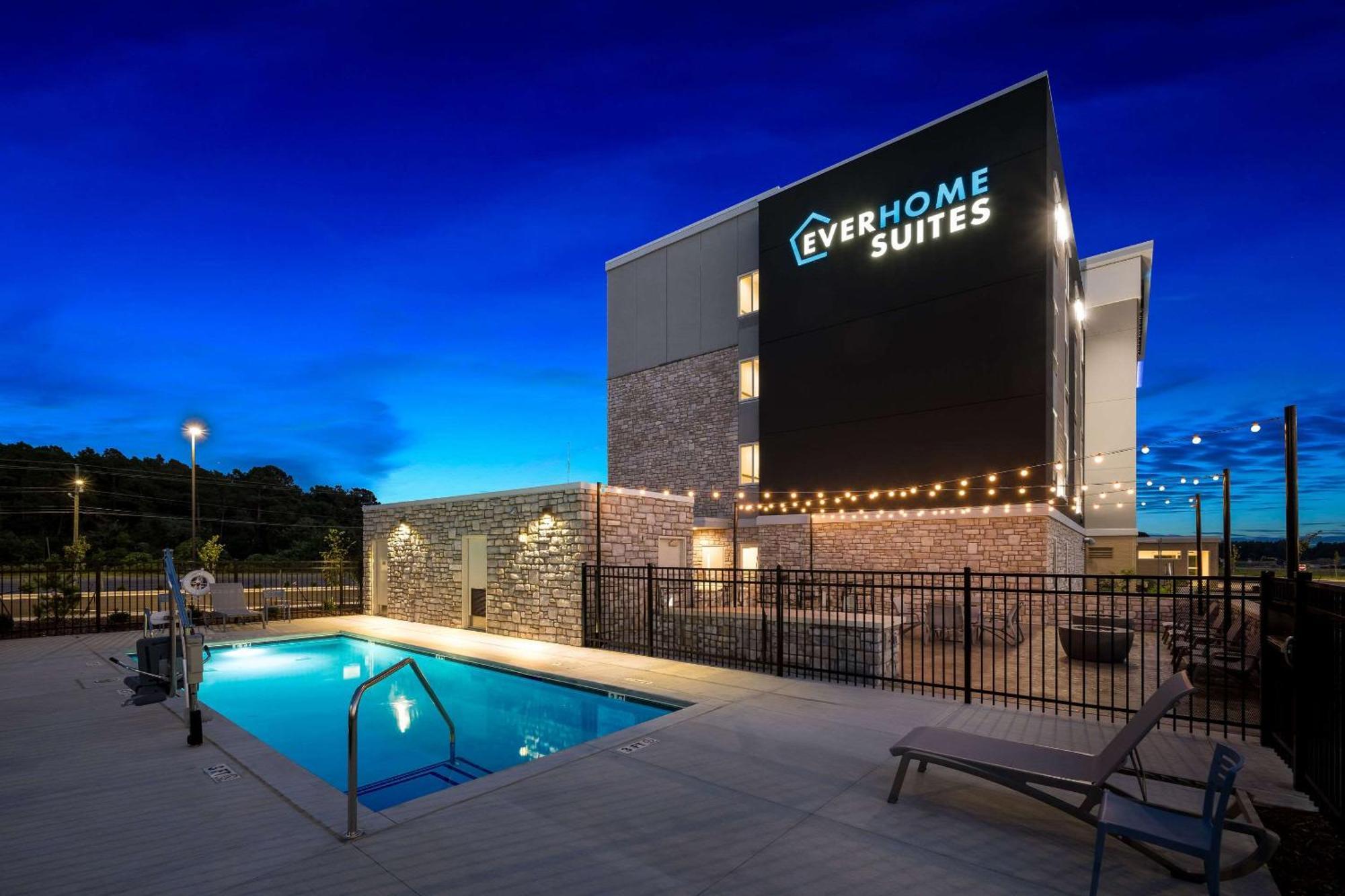 Everhome Suites Fayetteville Near Fort Bragg エクステリア 写真