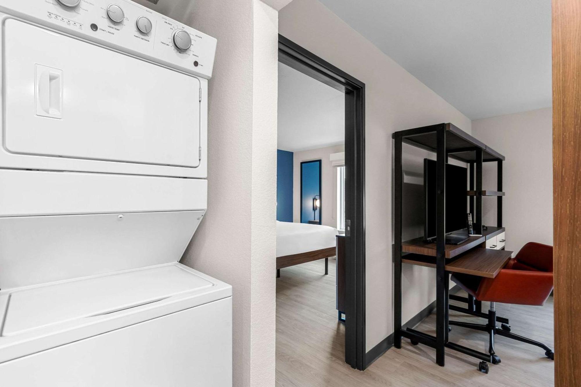 Everhome Suites Fayetteville Near Fort Bragg エクステリア 写真