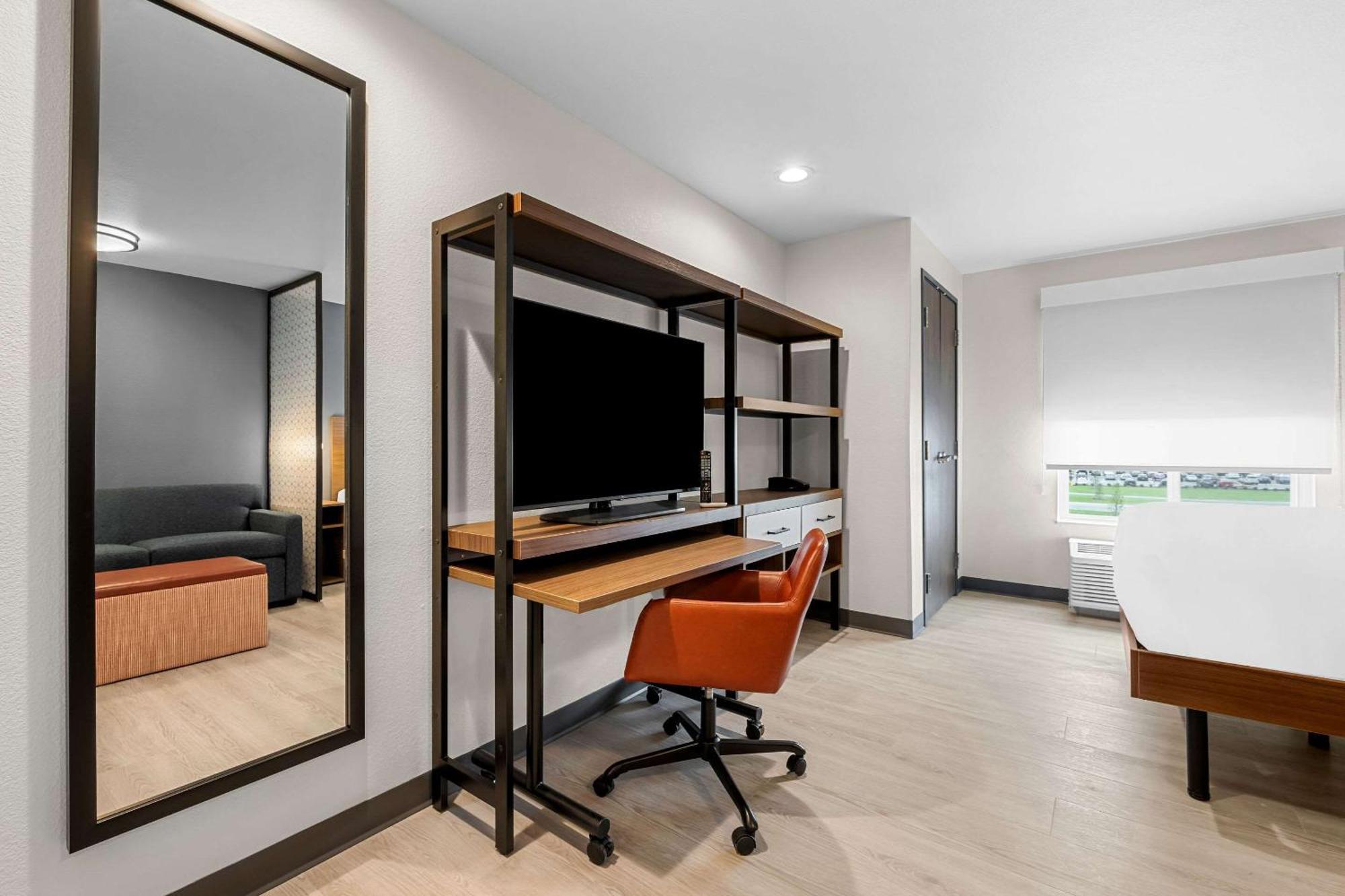 Everhome Suites Fayetteville Near Fort Bragg エクステリア 写真